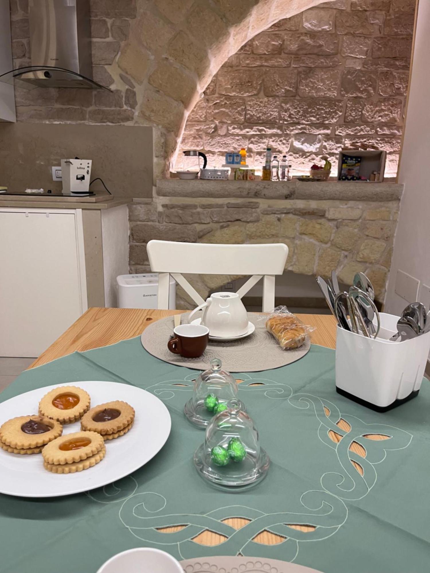 Epoca Suite House Trani Buitenkant foto