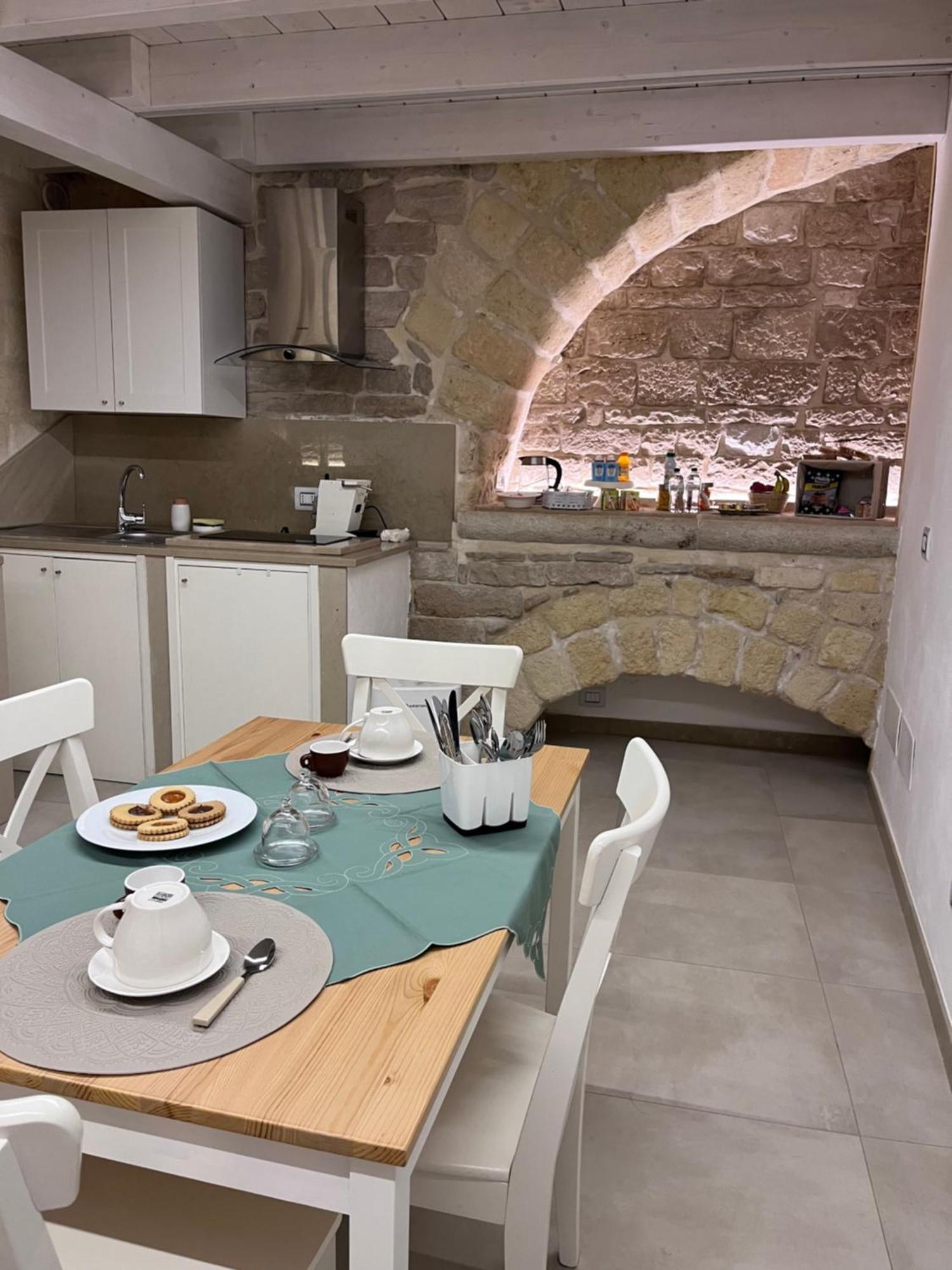 Epoca Suite House Trani Buitenkant foto